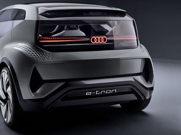 Le show car AI:ME représente la vision Audi de la citadine autonome du futur