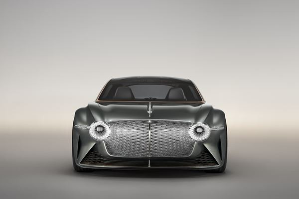Le concept EXP 100 GT dévoile la conception de l’avenir de la mobilité de luxe Bentley