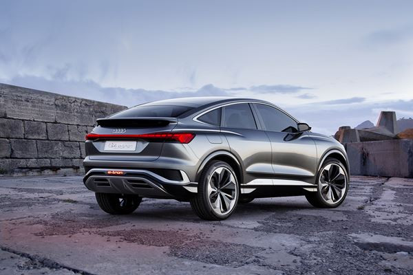Le SUV Audi Q4 Sportback e-tron concept offre une autonomie de plus de 500 km