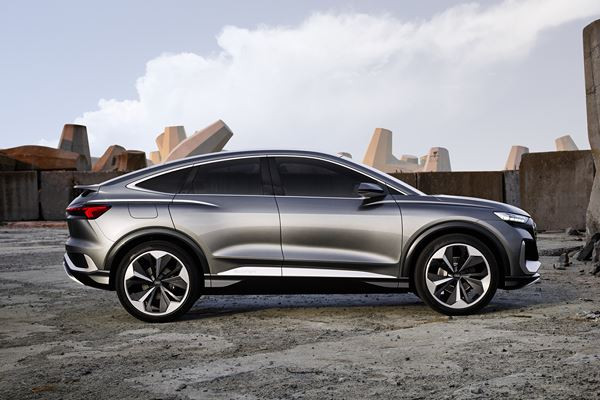 Le SUV Audi Q4 Sportback e-tron concept offre une autonomie de plus de 500 km