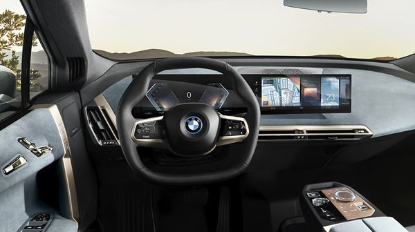 Le grand SAV BMW iX électrique annonce une voie futuriste de voitures de luxe