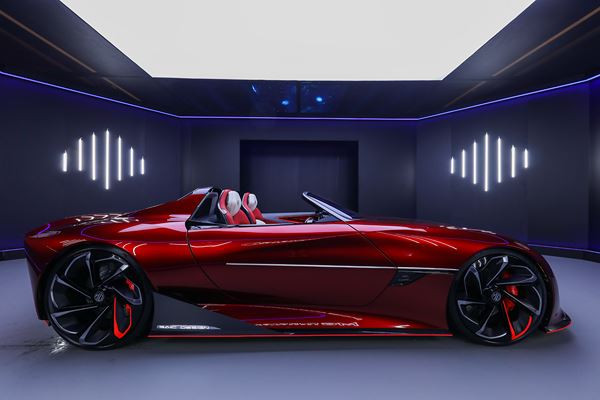 Le concept de roadster électrique MG Cyberster affiche une autonomie de 800 km