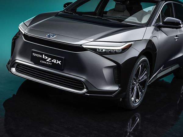 Le Toyota bZ4x Concept annonce une famille de véhicules électriques à batterie