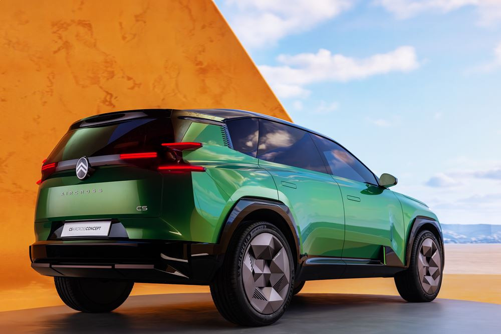 Le Citroën C5 Aircross Concept affiche un design musclé plein de caractère