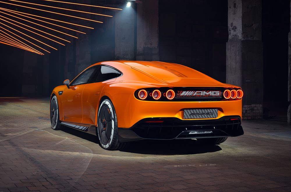 Le concept de coupé quatre portes AMG GT XX embarque un programme technologique électrique d'avant-garde