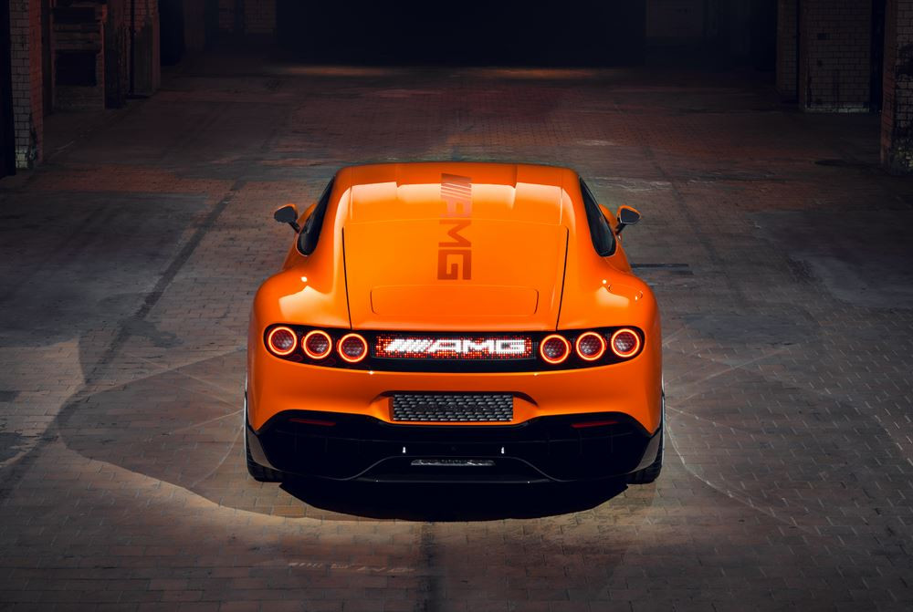 Le concept de coupé quatre portes AMG GT XX embarque un programme technologique électrique d'avant-garde