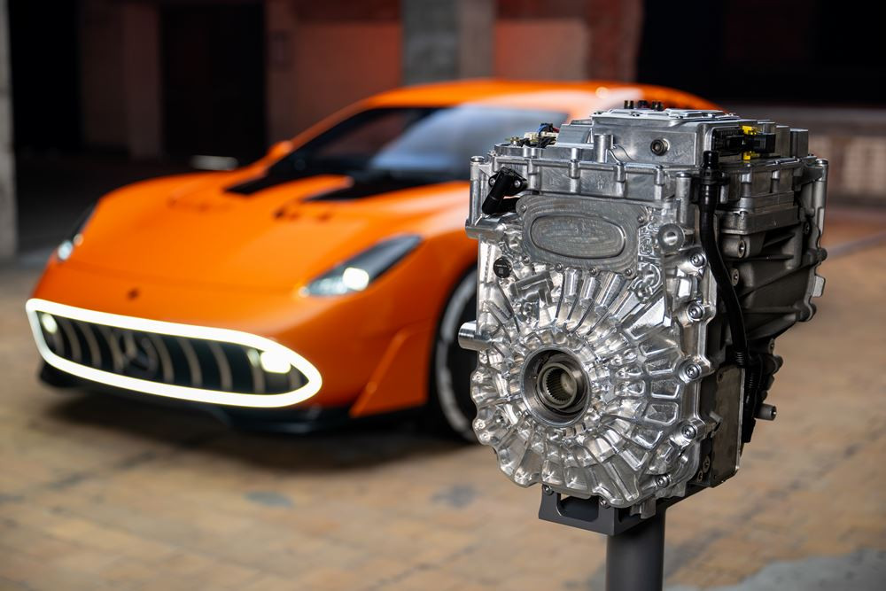 Le concept de coupé quatre portes AMG GT XX embarque un programme technologique électrique d'avant-garde