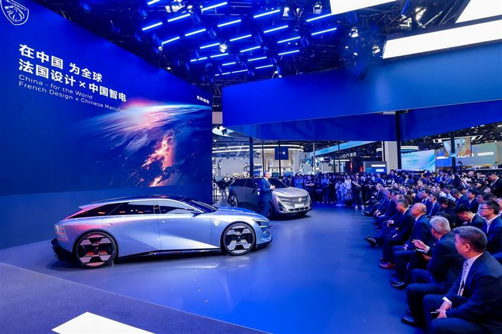 Le Concept 6 de Peugeot exprime la vision d'une grande berline de nouvelle génération