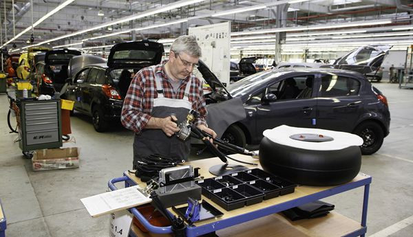Découvrez la transformation en usine d'une voiture GPL Opel