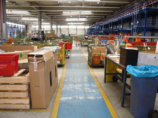 Visite au cœur du centre logistique pièces de rechange Mercedes de Valenciennes