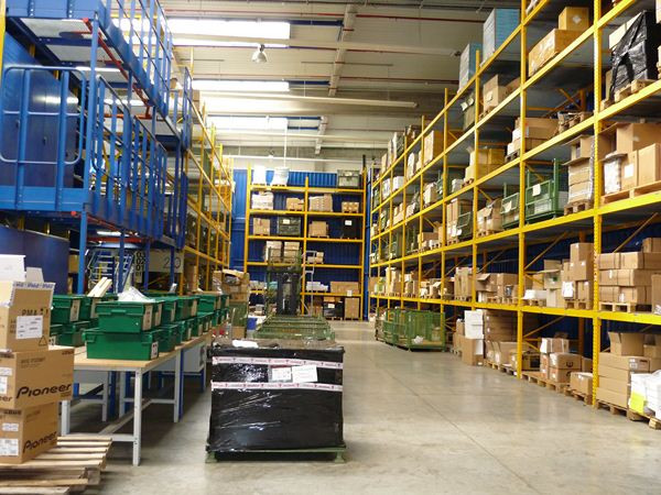 Visite au cœur du centre logistique pièces de rechange Mercedes de Valenciennes