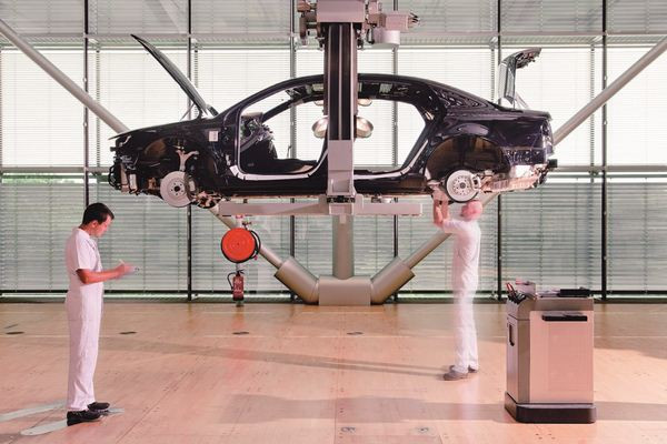 Dans les coulisses de la manufacture transparente Volkswagen de Dresde