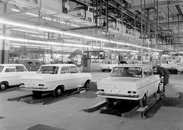 La marque Opel célèbre son cent cinquantième anniversaire