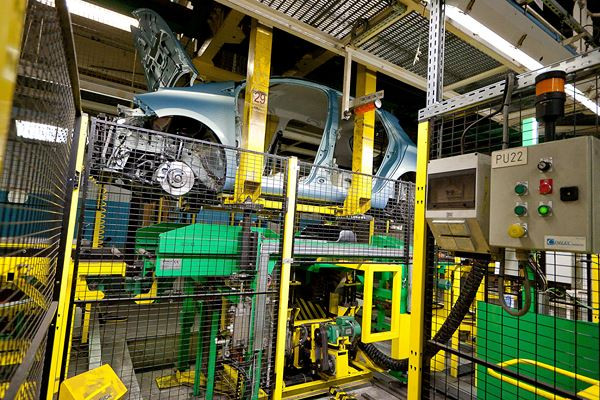Le fleuron électrique de Renault partage l'usine de Flins avec la Clio