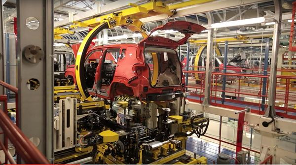 Découvrez en images l’usine de montage Fiat Chrysler de Melfi en Italie