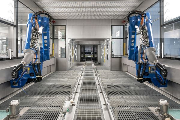 Le site de production Aston Martin de St Athan est dédié au SUV électrique DBX