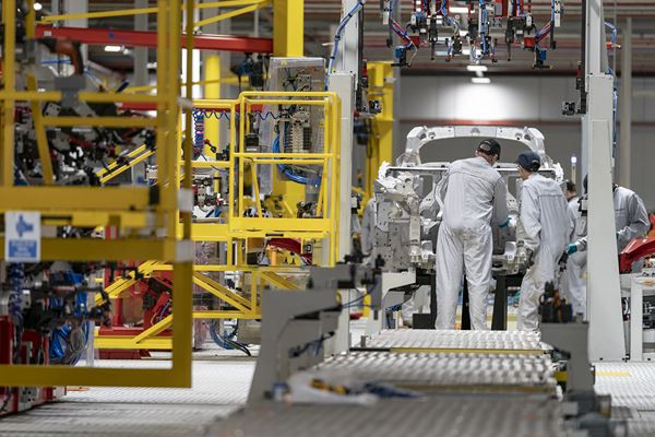L'usine Aston Martin Lagonda de St Athan au Pays de Galles va produire le DBX