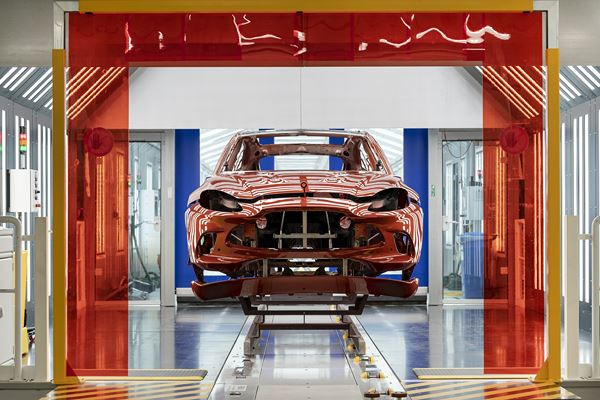 L'usine Aston Martin Lagonda de St Athan au Pays de Galles va produire le DBX