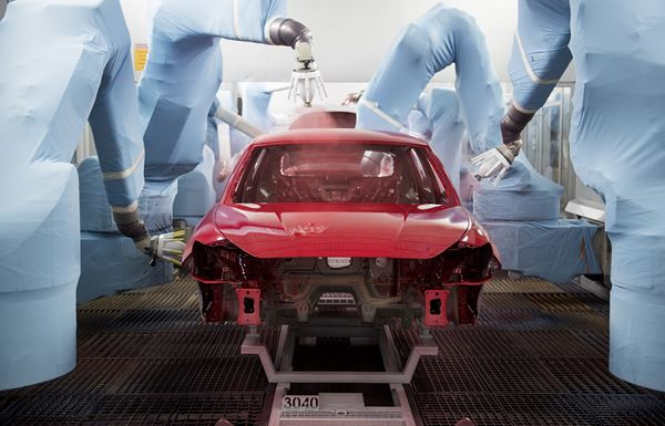 Chaque carrosserie Seat passe 6 heures dans l'atelier de peinture de Martorell