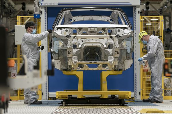 Aston Martin Lagonda redémarre progressivement la production à St Athan