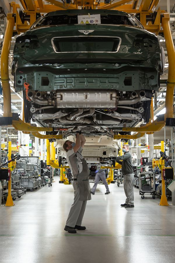Bentley reprend progressivement la production sur le site de Crewe