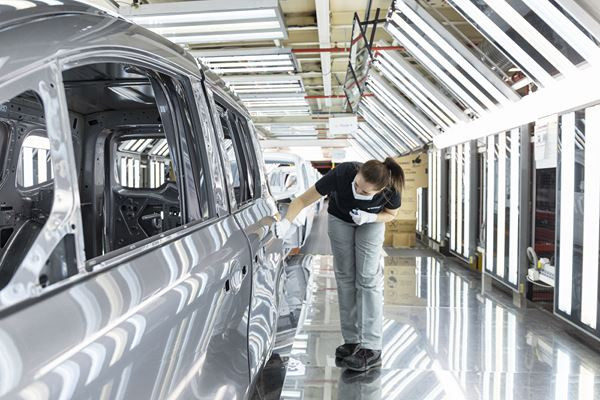 L’usine Renault de Maubeuge voit défiler plusieurs modèles de marques différentes