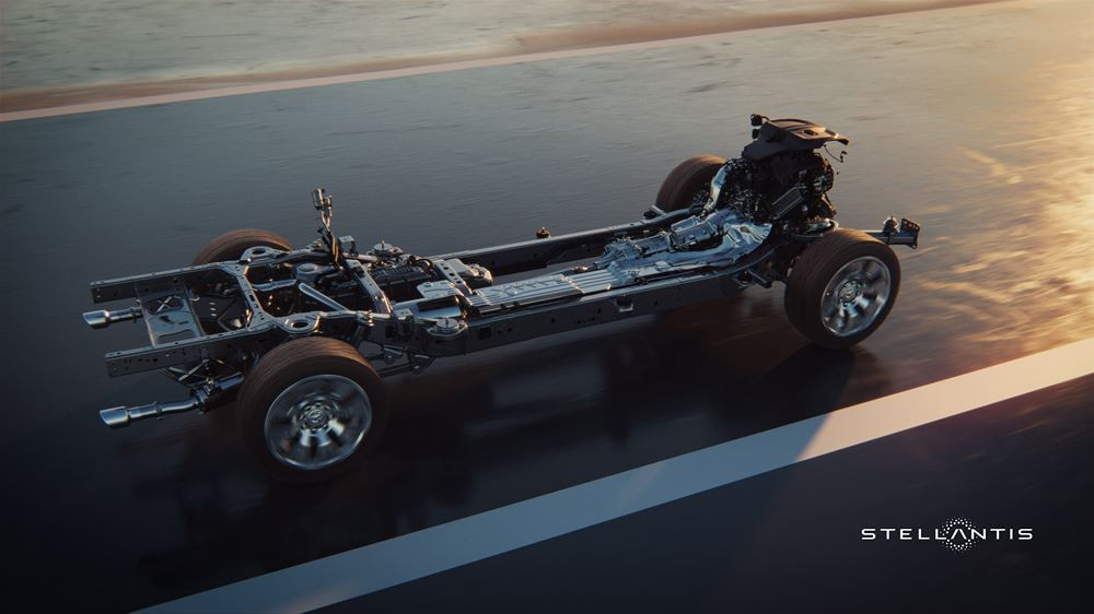 La plateforme multi-énergie STLA Frame offre une autonomie électrique de 800 km