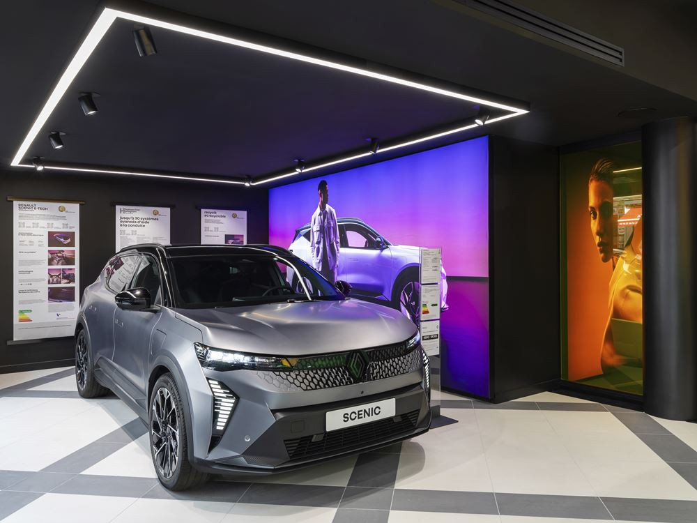 Un concept de point de vente compact Renault rnlt implanté dans les hypercentres