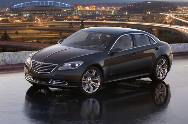 La Chrysler 200C EV Concept dispose d’une autonomie en mode électrique d’environ 64 km