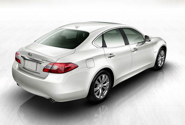 Infiniti lancera en 2011 son premier modèle hybride