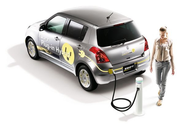 Suzuki présente une Swift hybride rechargeable au salon de Tokyo