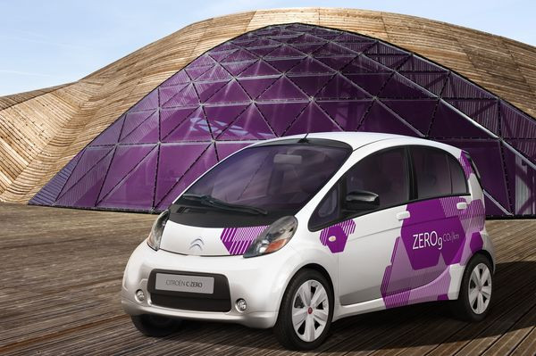Citroën dévoile la Citroën C-Zéro électrique