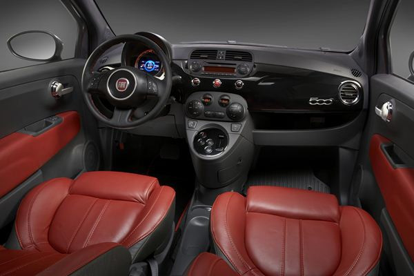 Fiat présente un concept de 500 électrique à Détroit