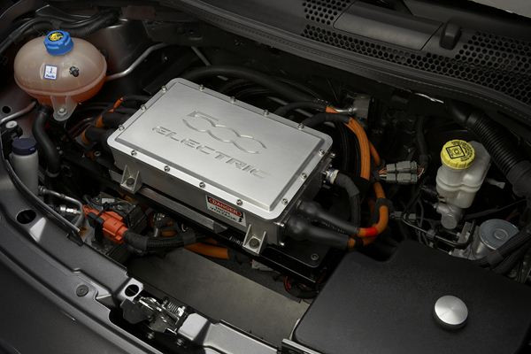Fiat présente un concept de 500 électrique à Détroit