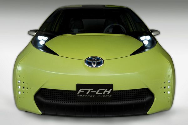 Toyota dévoile un concept hybride FT-CH au salon de l'automobile de Détroit