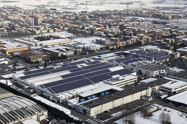 Lamborghini inaugure un système photovoltaïque de 17 000 mètres carrés