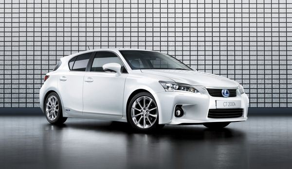 Première mondiale à Genève pour la Lexus CT 200h hybride