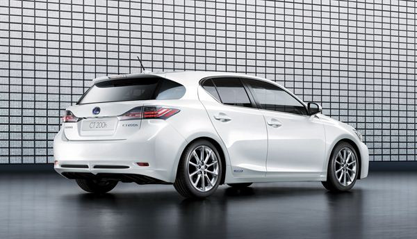 Première mondiale à Genève pour la Lexus CT 200h hybride