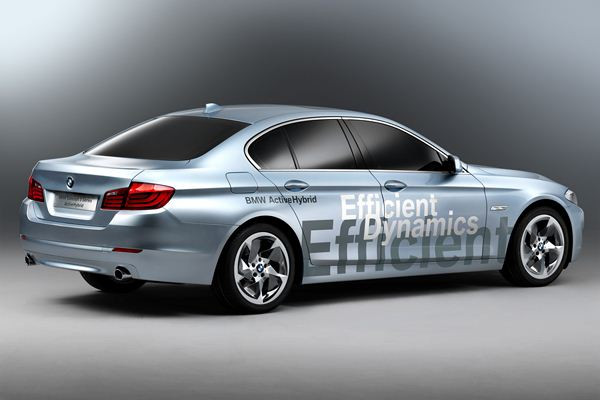 BMW dévoile un concept de Série 5 hybride à Genève