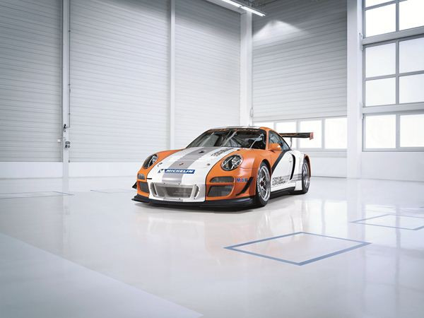 Porche dévoile une version hybride de Porsche 911 GT3 R à Genève