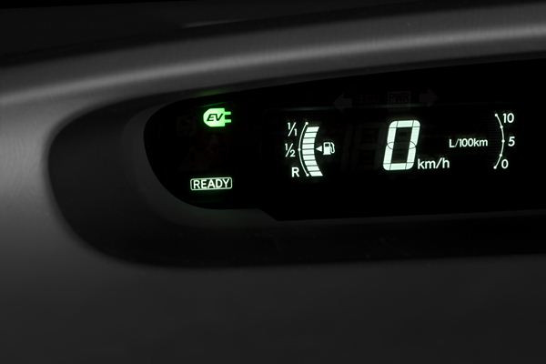 Une centaine de véhicules hybrides rechargeables Toyota en test à Strasbourg