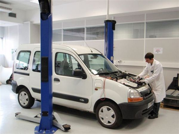 Le CEA développe les futures batteries des véhicules électriques
