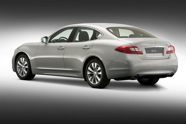 La déclinaison hybride l'Infiniti M optimise l'utilisation de son moteur électrique