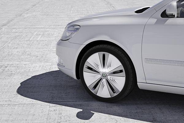 Skoda présente un concept d'Octavia électrique à Paris