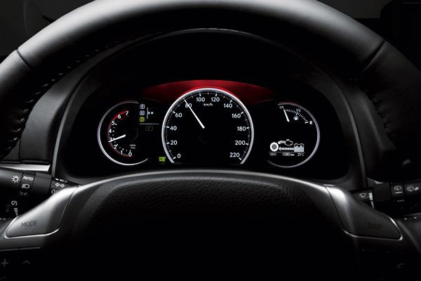 Lexus lance la première compacte hybride premium