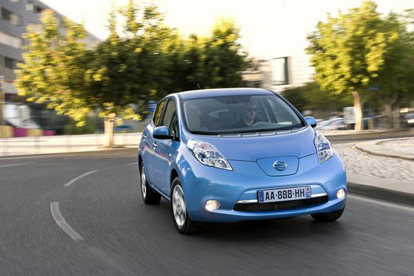 Premiers tours de roues avec la Nissan Leaf électrique