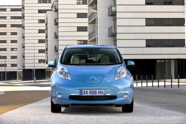 Premiers tours de roues avec la Nissan Leaf électrique