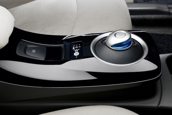 Premiers tours de roues avec la Nissan Leaf électrique