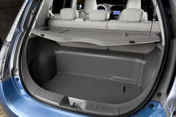 Premiers tours de roues avec la Nissan Leaf électrique