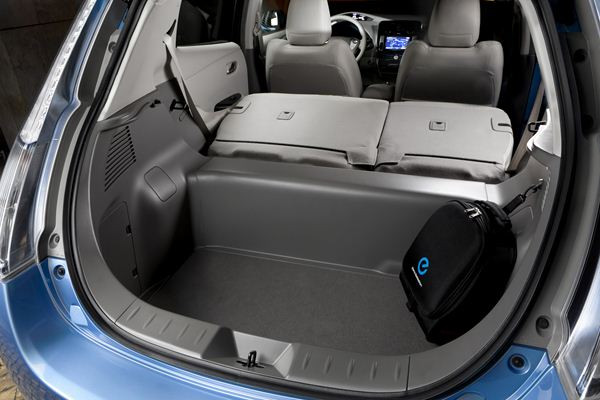 Premiers tours de roues avec la Nissan Leaf électrique